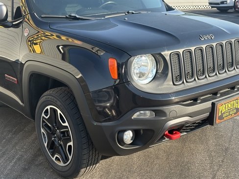 Used 2016 Jeep Renegade Trailhawk w/ Premium Trailhawk Package image 6