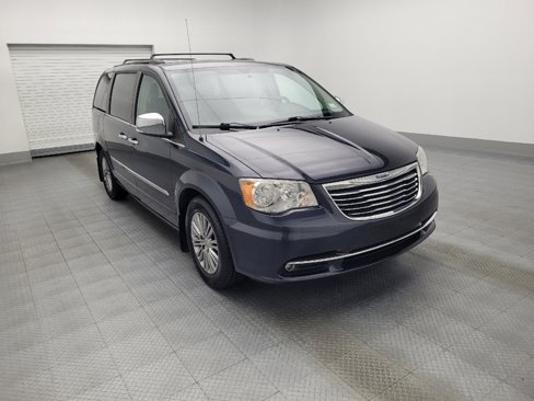 Used 2014 Chrysler Town & Country Touring-L w/ Driver Convenience Group image 13