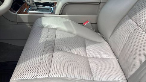 Used 2012 Lincoln Navigator 4WD image 34