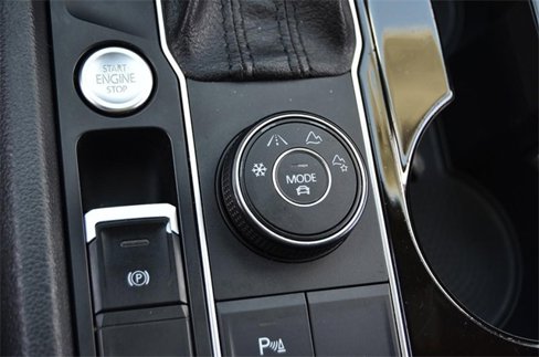 Used 2019 Volkswagen Atlas SEL R-Line image 17