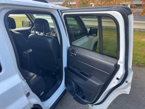 Used 2015 Jeep Patriot High Altitude image 16