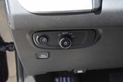 Used 2022 GMC Terrain SLE w/ Driver Convenience Package image 28