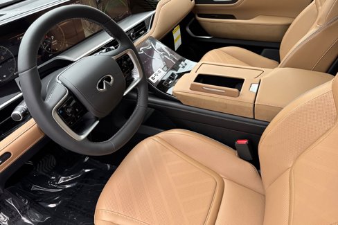 New 2025 INFINITI QX80 Luxe image 9