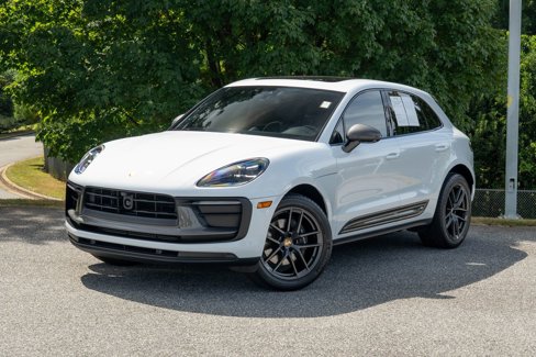 Certified 2023 Porsche Macan Turbo image 1