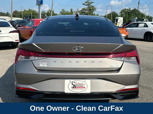 Used 2022 Hyundai Elantra Limited image 3