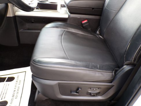 Used 2014 RAM 3500 Laramie image 27