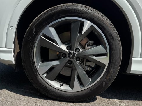 Used 2024 Audi Q4 e-tron Premium Plus image 41