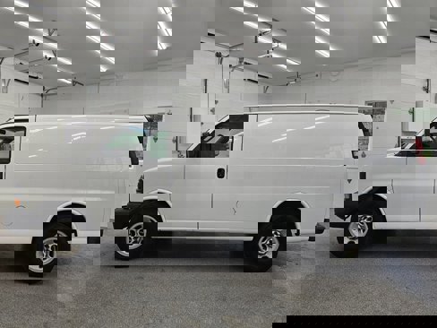 Used 2016 GMC Savana 2500 image 8