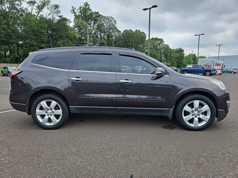 Used 2017 Chevrolet Traverse LT w/ Style and Technology Package image 7