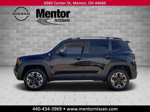 Used 2017 Jeep Renegade Trailhawk w/ Premium Trailhawk Package image 4