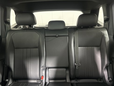 Used 2022 Volkswagen Tiguan SE R-Line image 22