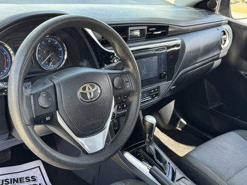 Used 2019 Toyota Corolla LE image 21
