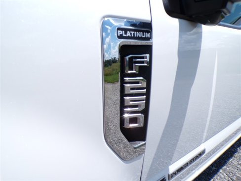 Used 2021 Ford F250 Platinum w/ FX4 Off-Road Package image 17
