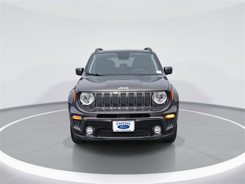 Used 2019 Jeep Renegade Latitude w/ Cold Weather Group image 3