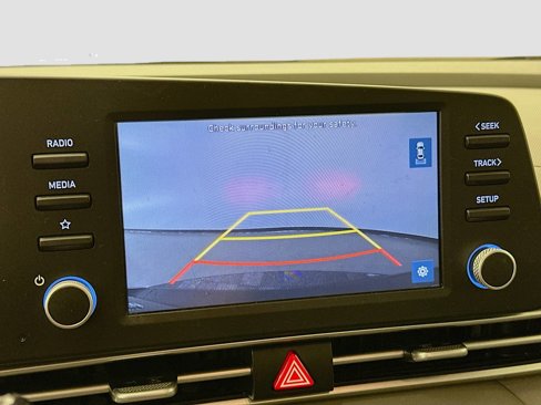 Used 2021 Hyundai Elantra SE image 22