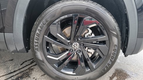 Used 2023 Volkswagen Atlas SE w/ Black Wheel Package image 15