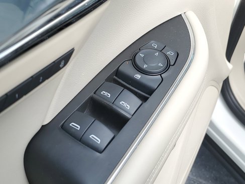 Used 2022 Buick Envision Essence w/ Safety Package image 19