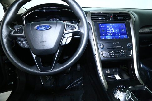 Used 2020 Ford Fusion SE image 28
