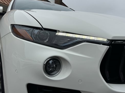 Used 2019 Maserati Levante image 5