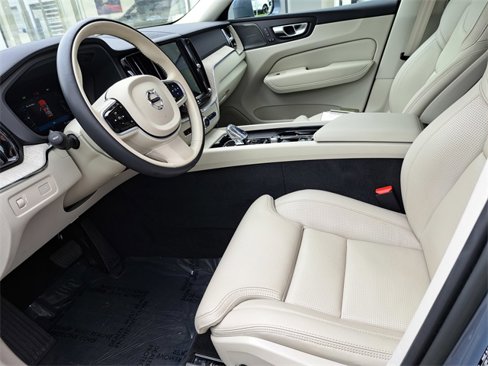 Used 2022 Volvo XC60 B5 Inscription w/ Climate Package image 22