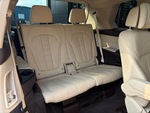 Used 2019 BMW X7 xDrive40i w/ Cold Weather Package image 39