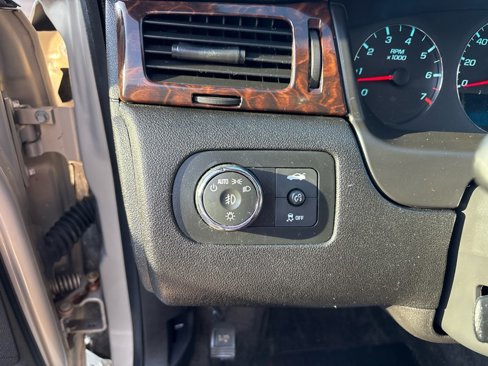 Used 2012 Chevrolet Impala LTZ image 12