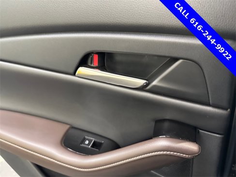 Used 2021 MAZDA CX-30 AWD 2.5 S w/ Premium Package image 18