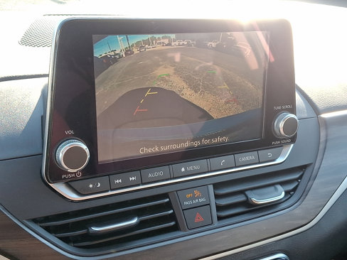 Used 2024 Nissan Altima 2.5 SV image 17