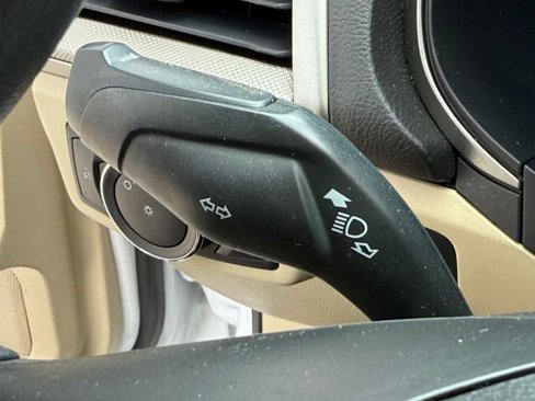 Used 2016 Ford Fusion SE image 16