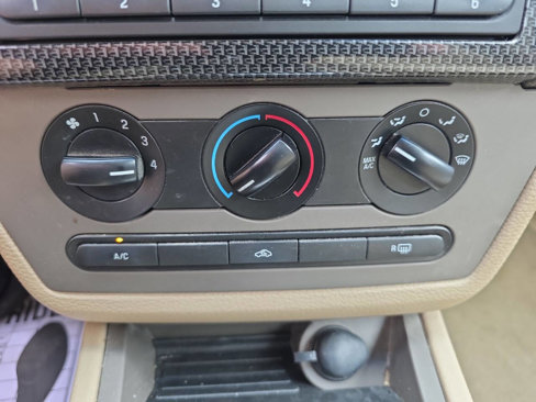 Used 2009 Ford Fusion SE image 27