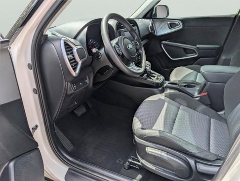 Certified 2021 Kia Soul LX image 17