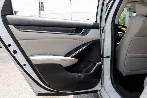Used 2020 Honda Accord Touring image 25