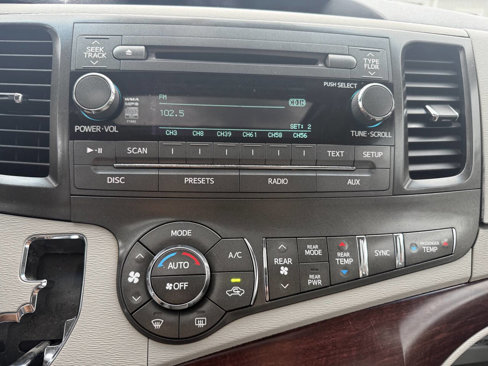 Used 2011 Toyota Sienna XLE image 7