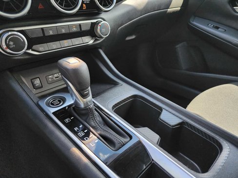 Used 2024 Nissan Sentra SV image 6