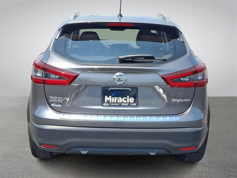 Used 2020 Nissan Rogue Sport SV image 5