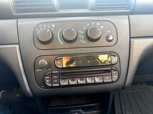 Used 2006 Dodge Stratus SXT image 13