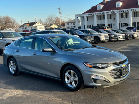 Used 2023 Chevrolet Malibu LT image 3