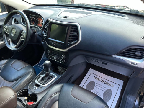 Used 2017 Jeep Cherokee Limited image 20