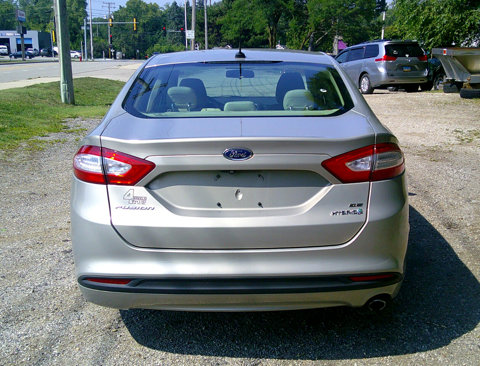 Used 2015 Ford Fusion SE image 10