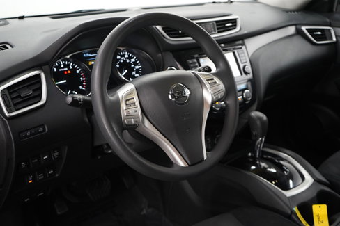 Used 2014 Nissan Rogue SV w/ SV Premium Package image 18