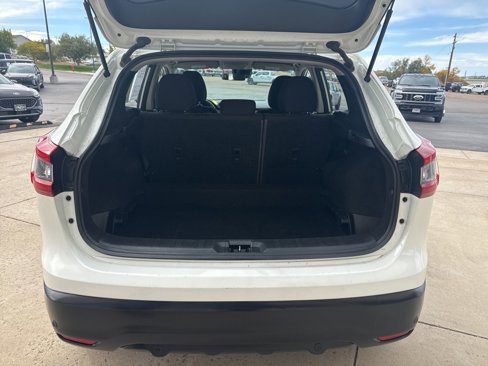 Used 2022 Nissan Rogue Sport S image 9