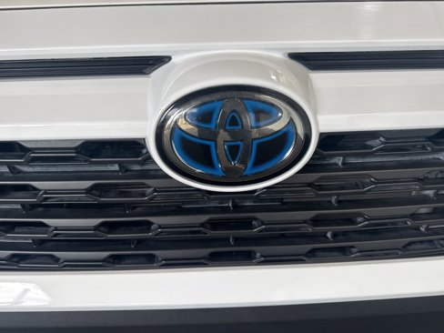 Used 2019 Toyota RAV4 LE image 14