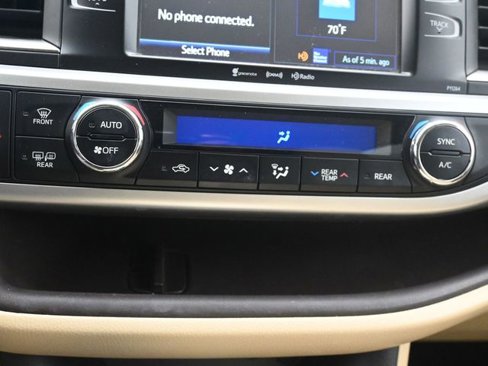Used 2016 Toyota Highlander Plus image 17