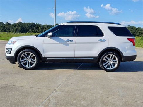 Used 2017 Ford Explorer Limited image 3