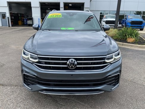 Used 2022 Volkswagen Tiguan SEL R-Line image 12