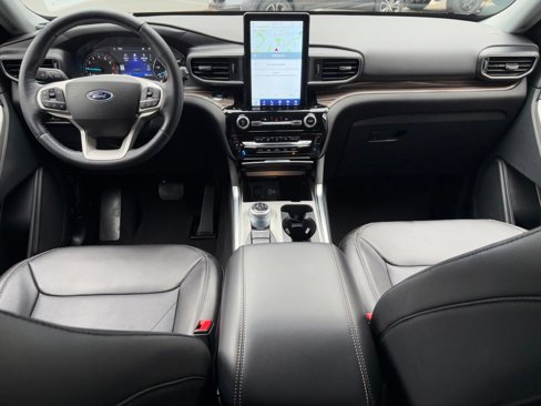 Used 2022 Ford Explorer Limited w/ Limited Technology Package image 29
