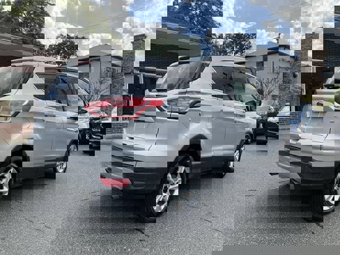 Used 2015 Ford Escape SE image 5