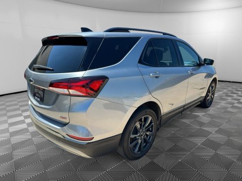 Used 2023 Chevrolet Equinox RS image 3
