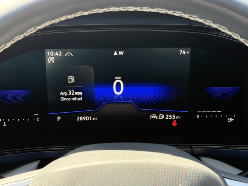 Certified 2022 Volkswagen Taos SE image 14