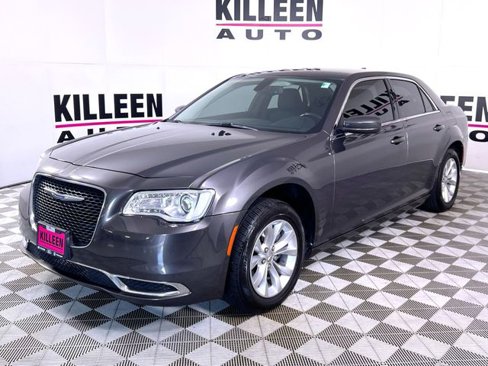 Used 2020 Chrysler 300 Touring image 3